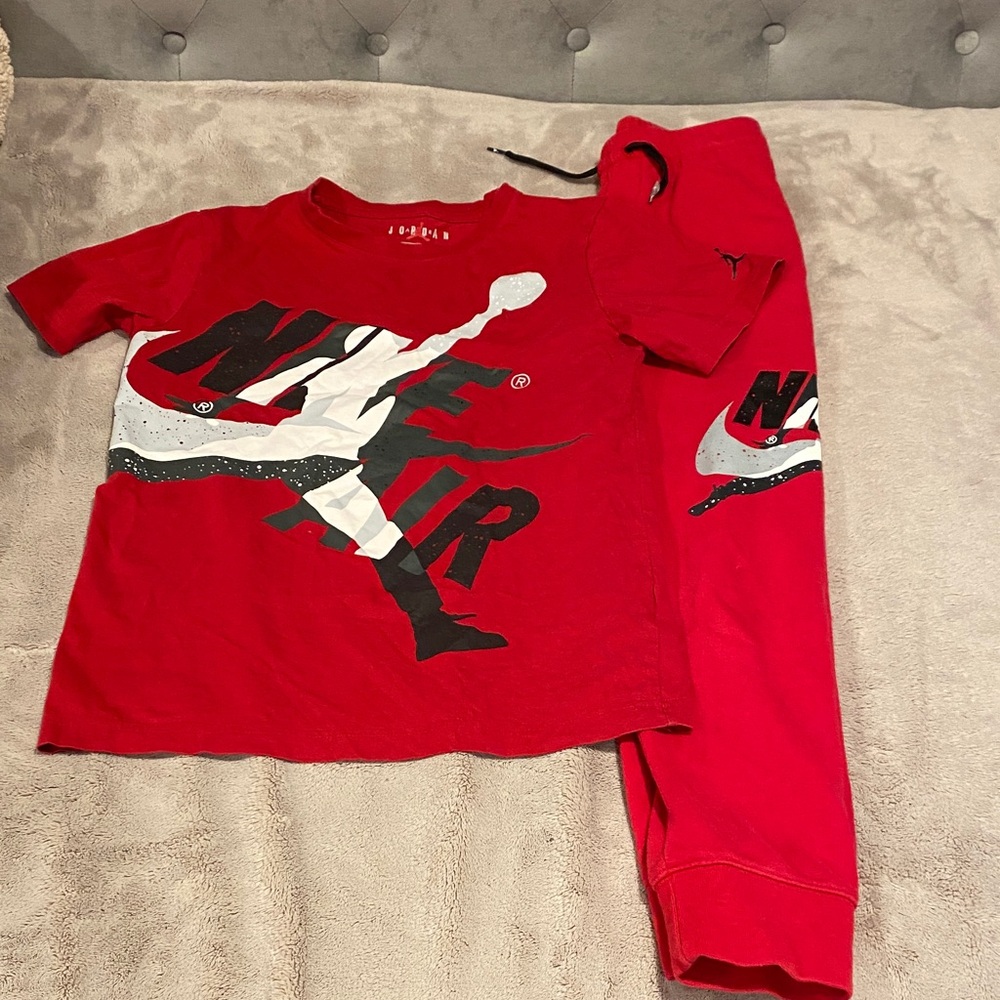 Boys Nike Jordan Jogger & Tee Set Size M